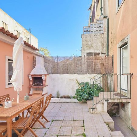Amazing Terrace And Riverview In Historical Lisbon Luaran gambar