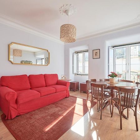 Amazing Terrace And Riverview In Historical Lisbon Luaran gambar