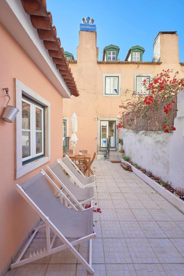 Amazing Terrace And Riverview In Historical Lisbon Luaran gambar