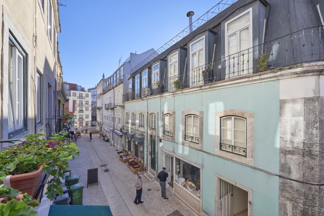 Amazing Terrace And Riverview In Historical Lisbon Luaran gambar