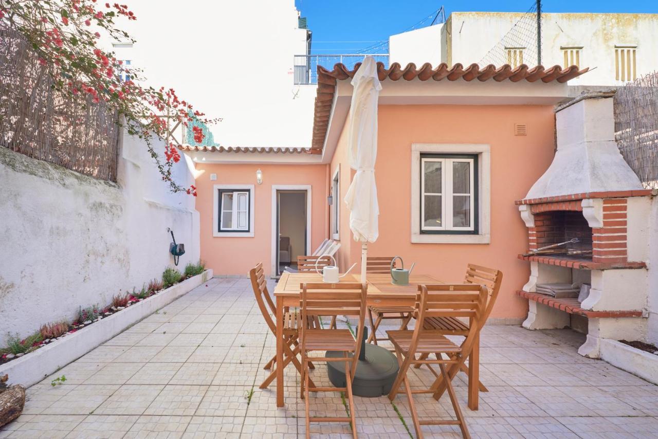 Amazing Terrace And Riverview In Historical Lisbon Luaran gambar