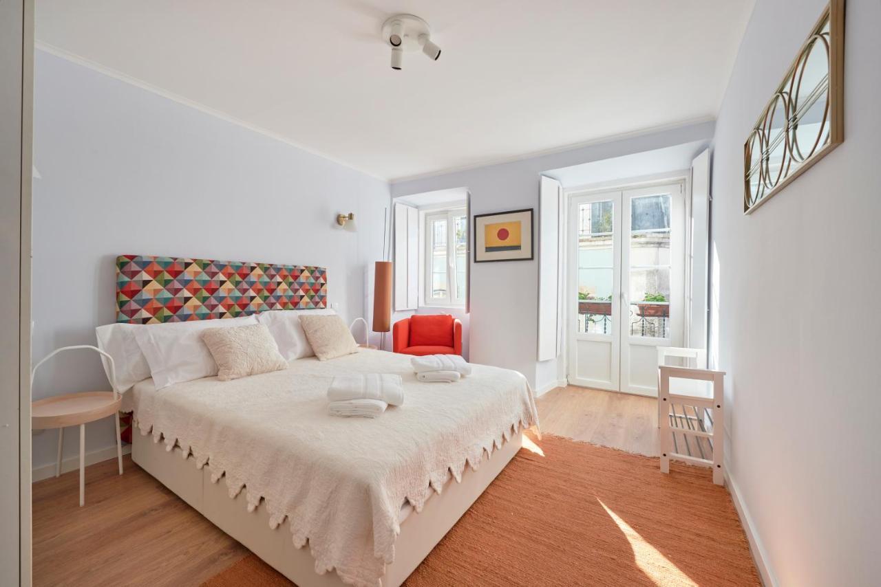 Amazing Terrace And Riverview In Historical Lisbon Luaran gambar